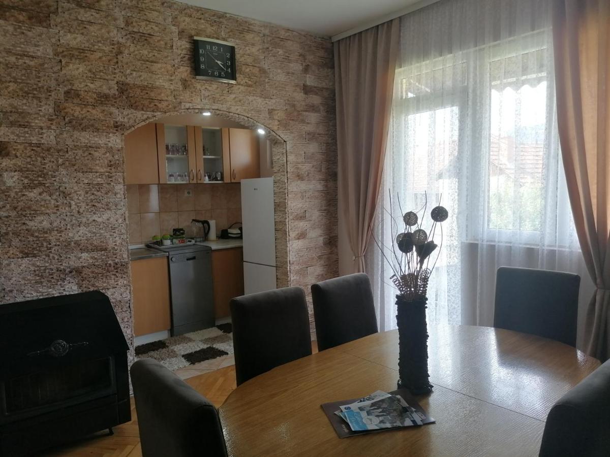 Apartman ,,Milica" Donji Milanovac Exterior foto